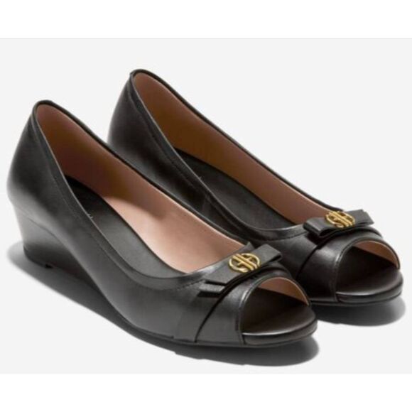 Cole Haan Peep Toe Leather Wedge Size 8.5B Black Logo Padded Footbed - Picture 1 of 8